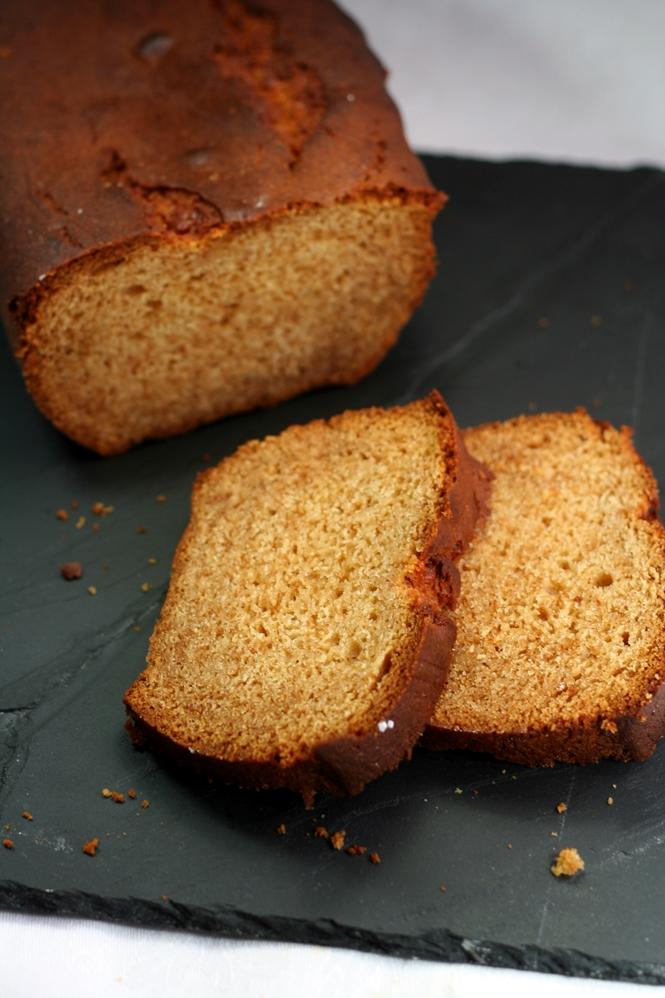  A perfect pairing of sweet and spice, these honey cakes are simply divine.