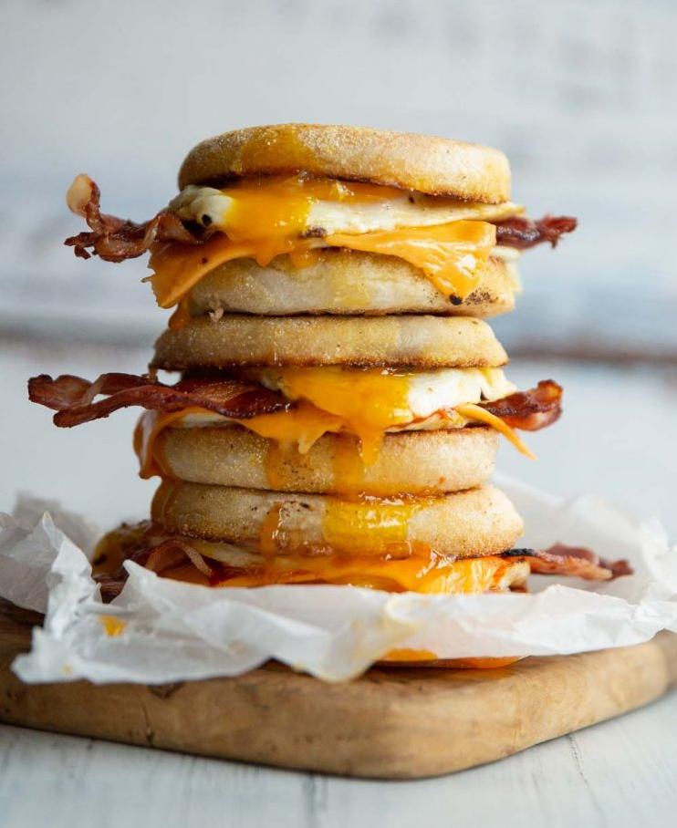  A perfectly cooked fried egg on top takes this breakfast sandwich to the next level.