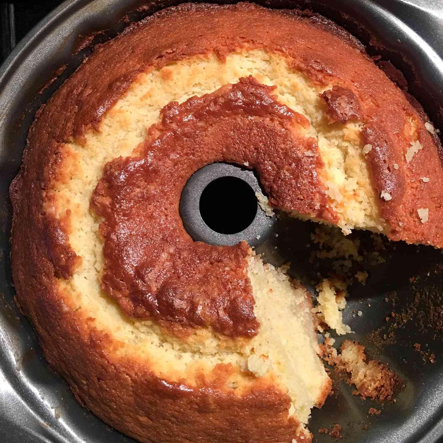  A slice of heaven on a plate, this Vanilla Nut Sour Cream Pound Cake is irresistible.
