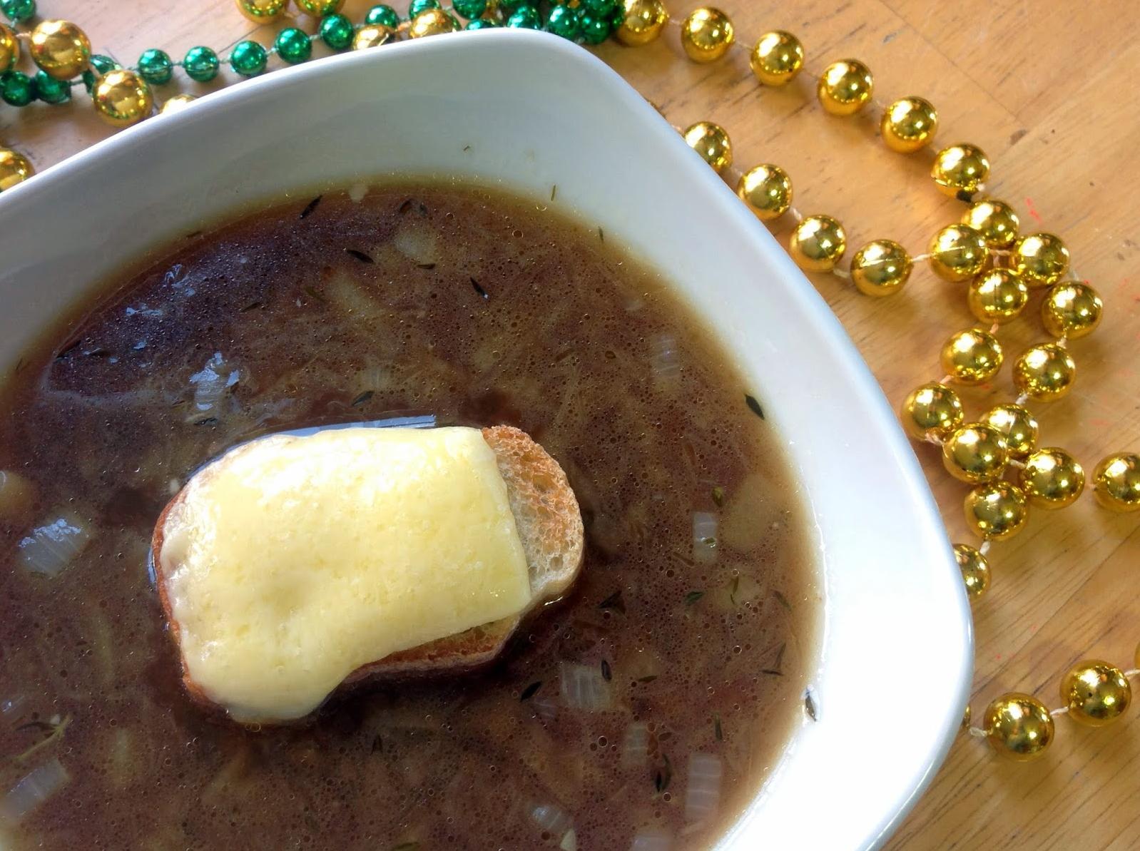  A steaming bowl of Shamrock Irish Onion Soup, perfect for a cozy night in