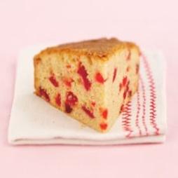  A sweet and juicy cherry cake that will take you back to the flavors of old England