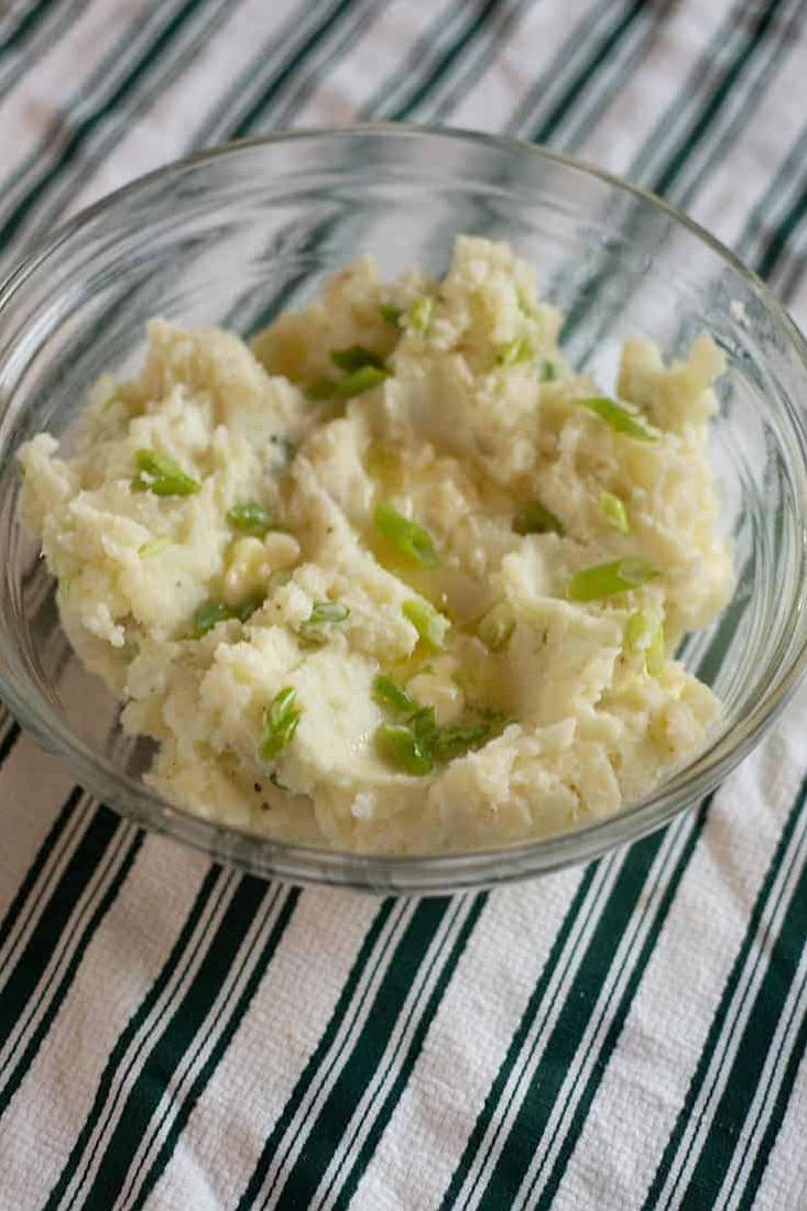  A twist on classic mashed potatoes, this dish adds the sweet tang of apples to the mix.