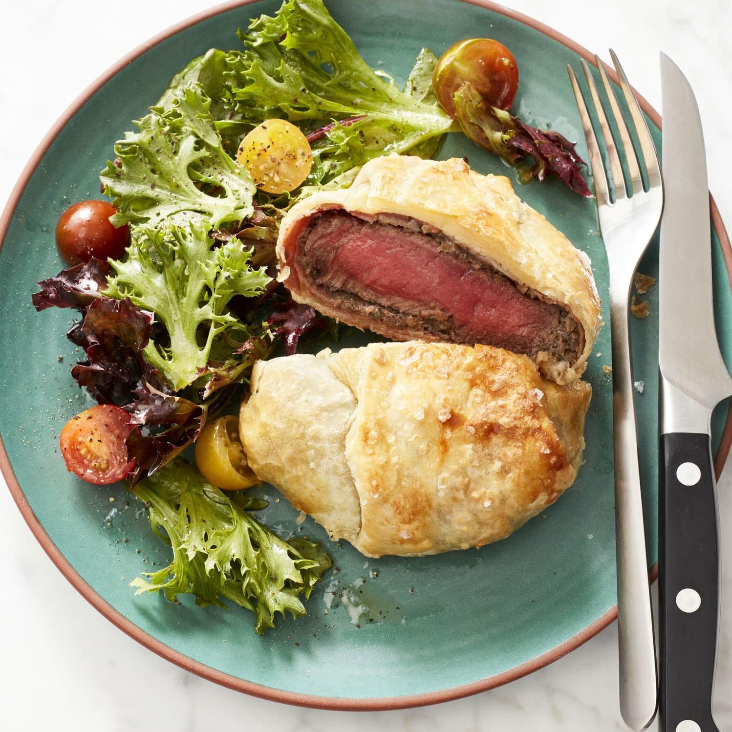  Bite into this juicy and flavorful beef Wellington