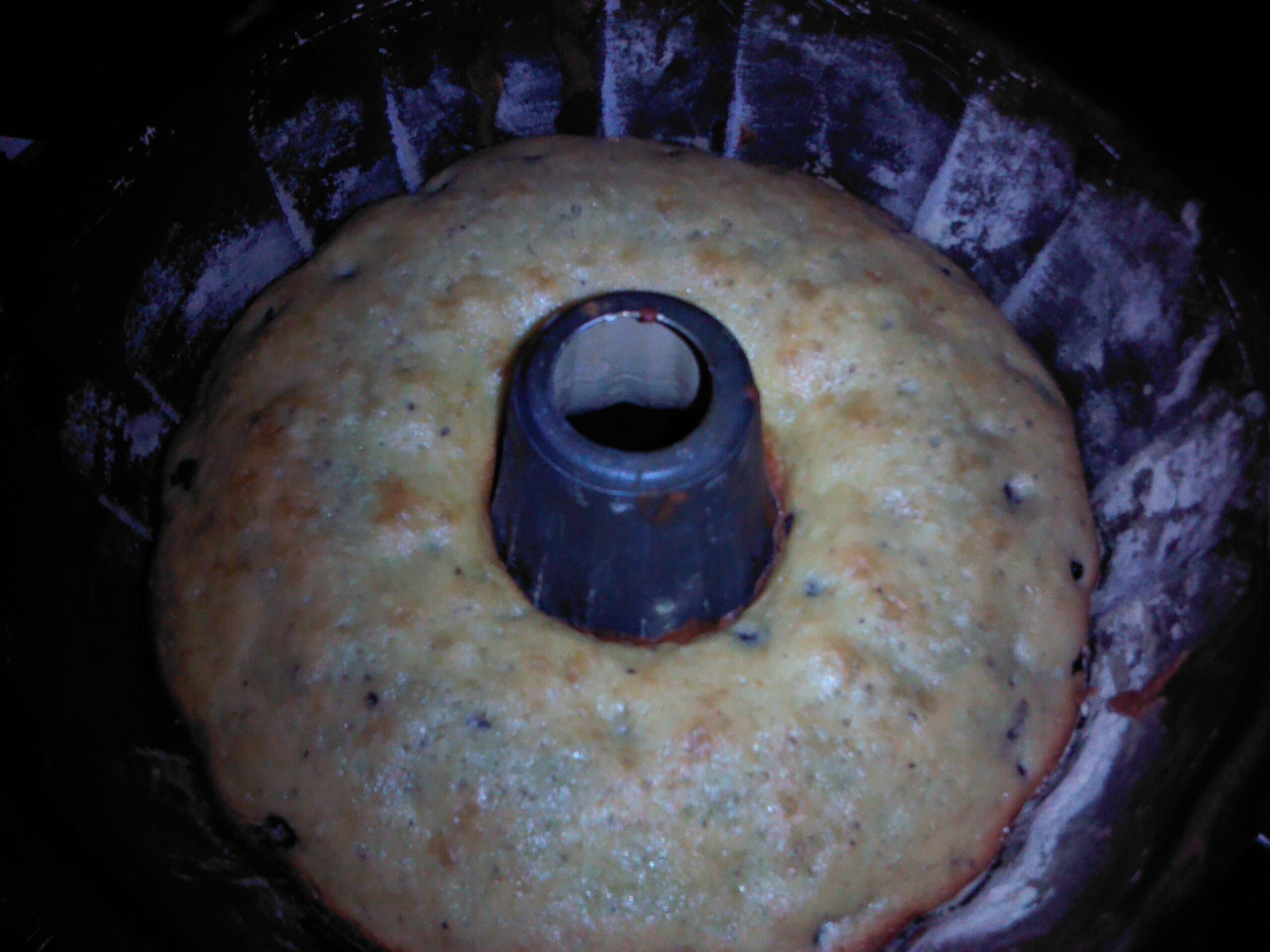 Delicious Blueberry Sour Cream Pound Cake Recipe