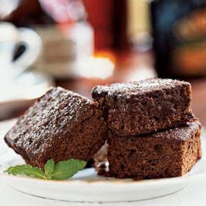  Can't decide between dessert and a nightcap? These brownies have got you covered.