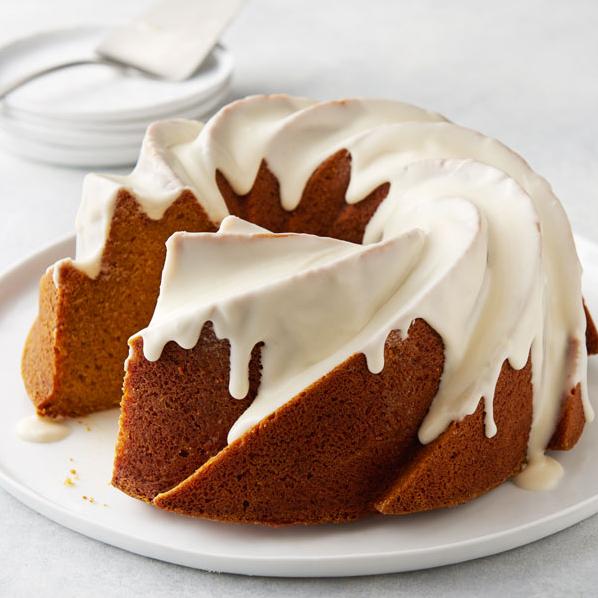  Embrace fall with every bite of this delicious pumpkin spice pound cake