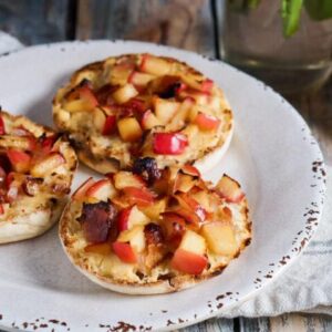 English Muffins With Cheese and Apple