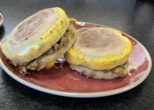 English Muffins With Eggs, Cheese and Ham