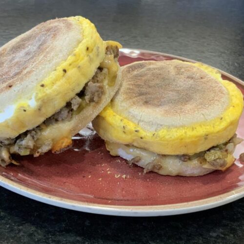 English Muffins With Eggs, Cheese and Ham