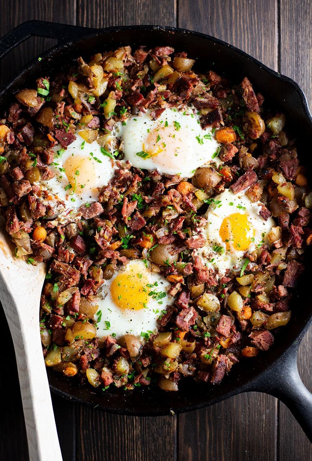  Enjoy this traditional Irish-American breakfast for a hearty start to your day.