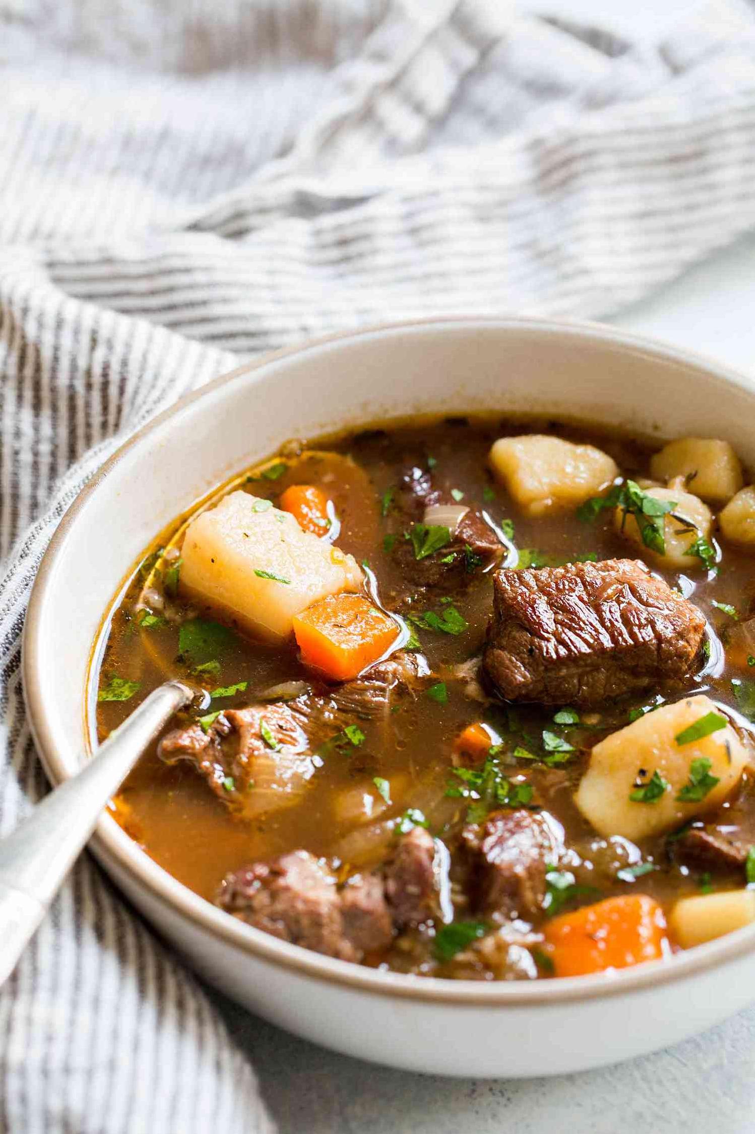  Get ready to cozy up with a warm and hearty bowl of Irish stew!