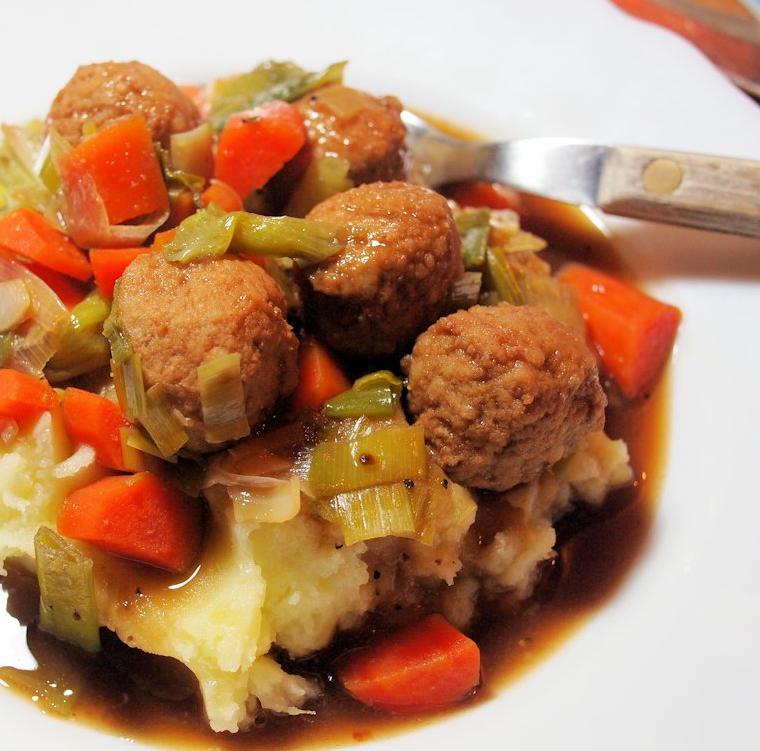  Get ready to cozy up with these savory and hearty Scottish Meatballs
