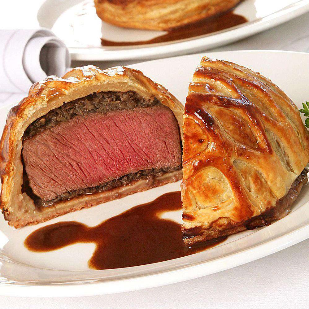  Impress your dinner guests with these elegant mini beef wellingtons.