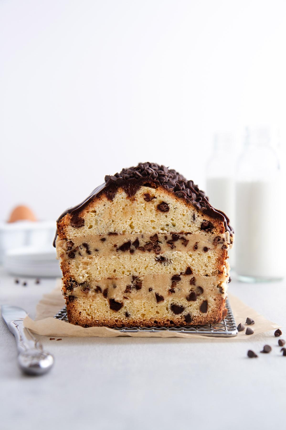  Indulge in a choco-licious treat with our Chocolate Cookie Pound Cake recipe!