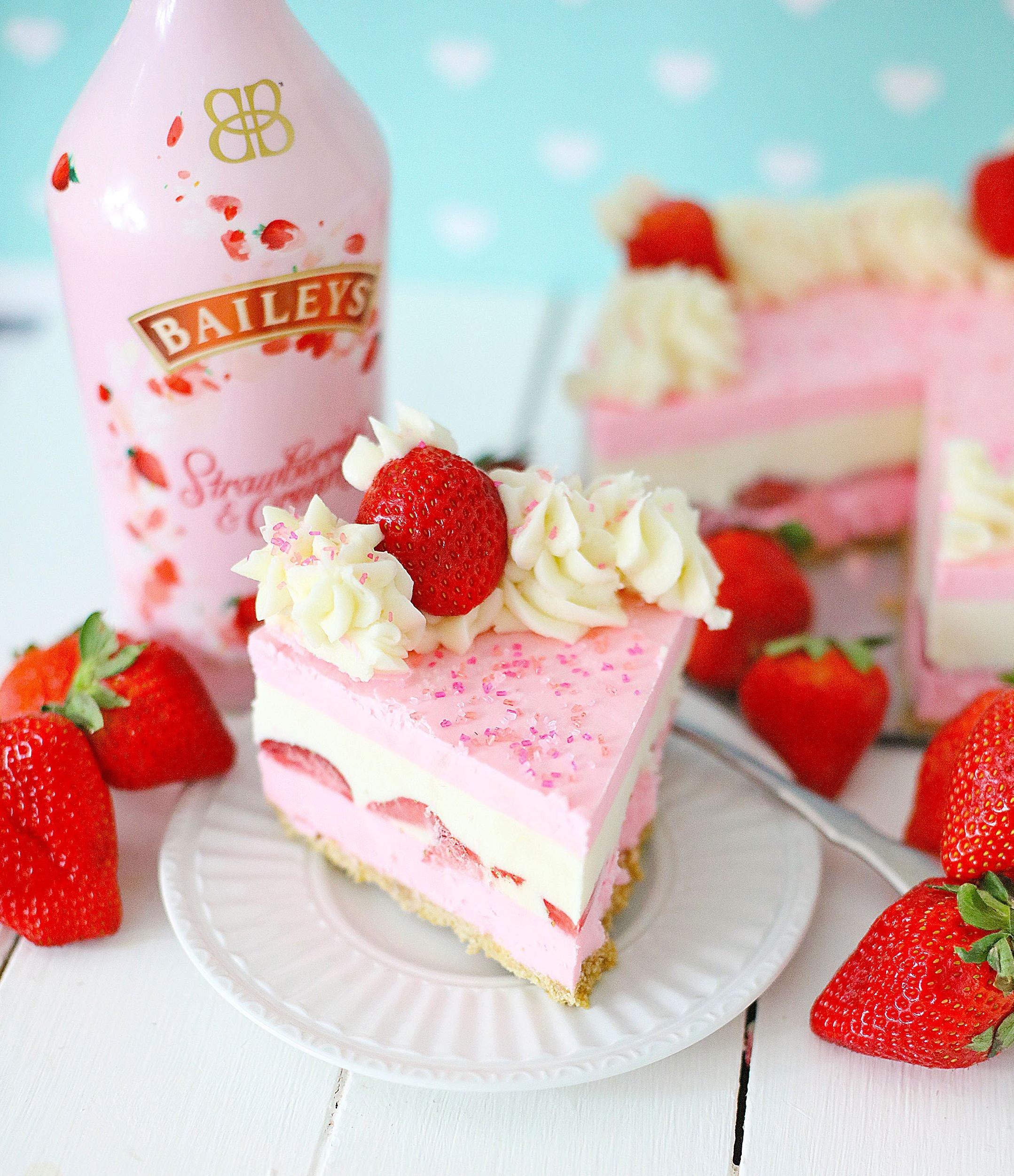 Irish Strawberry-And-Cream Cheesecake