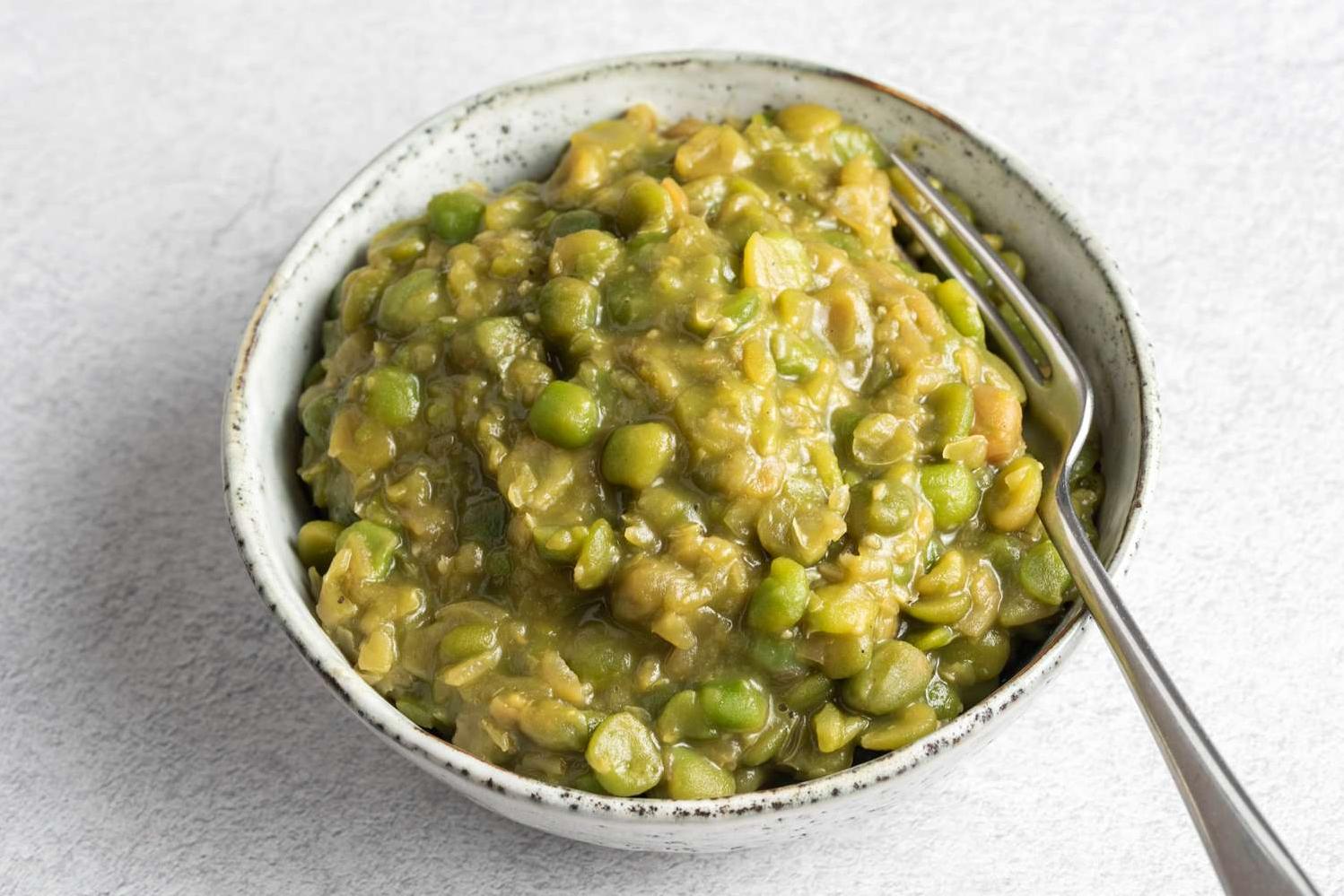  Just-plucked from the garden or picked up in a farmer's market, English peas provide the perfect pop of color to your meal.