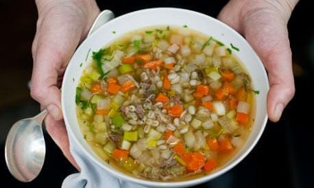  Let the rich taste of lamb blend with the juiciness of fresh vegetables in this soup.