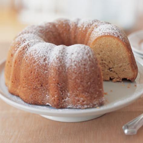  Lusciously moist: This almond pound cake is deliciously moist and will melt in your mouth.