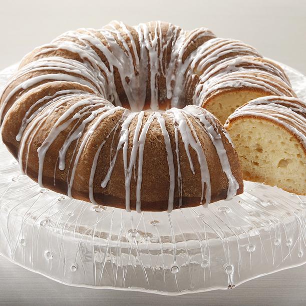  Made with creamy ricotta and aromatic ground almonds, this cake is perfect for any occasion.