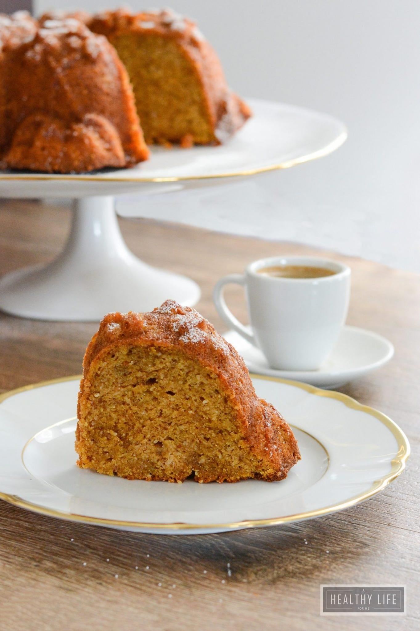  Moist and flavorful pound cake with hints of cinnamon and nutmeg
