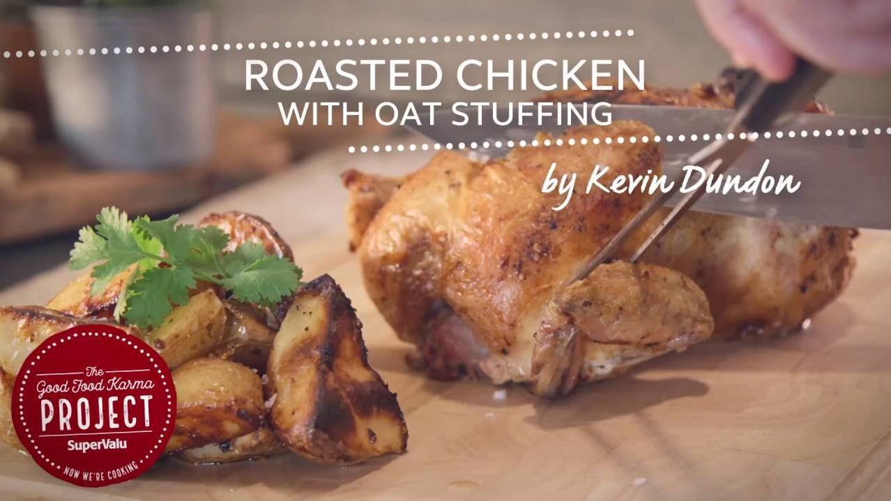  Mouth-watering roast chicken with a crunchy oat topping
