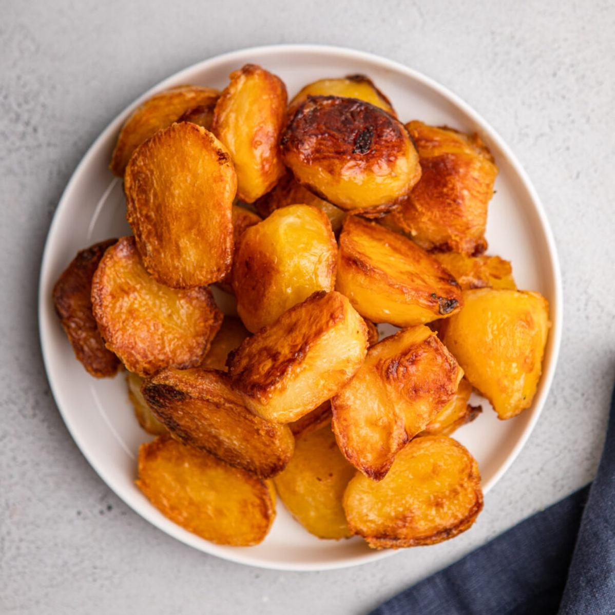 Crispy and Flavorful: Perfect Roast Potatoes Recipe