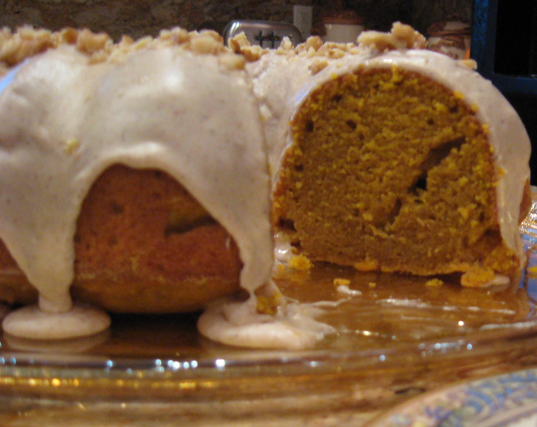 Pumpkin Pound Cake With Cinnamon Glaze