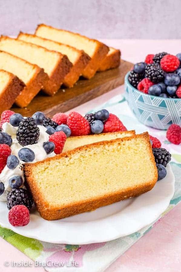  Ready to make a dessert that looks and tastes impressive? Try this Vanilla Bean Pound Cake recipe.
