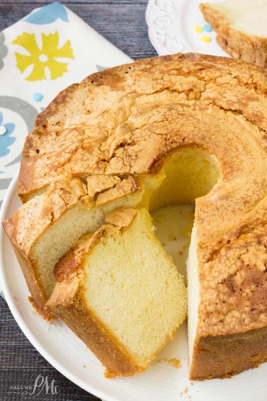  Satisfy your sweet tooth with this crunchy pound cake.