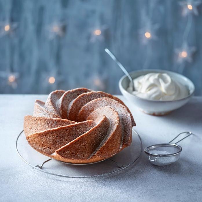  Satisfy your sweet tooth with this indulgent Irish Cream Almond Cake!