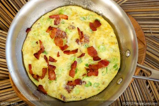  Savor this delicious and fluffy omelet.