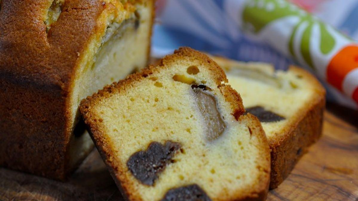  Settle in for a cozy afternoon with a slice of fig pound cake.