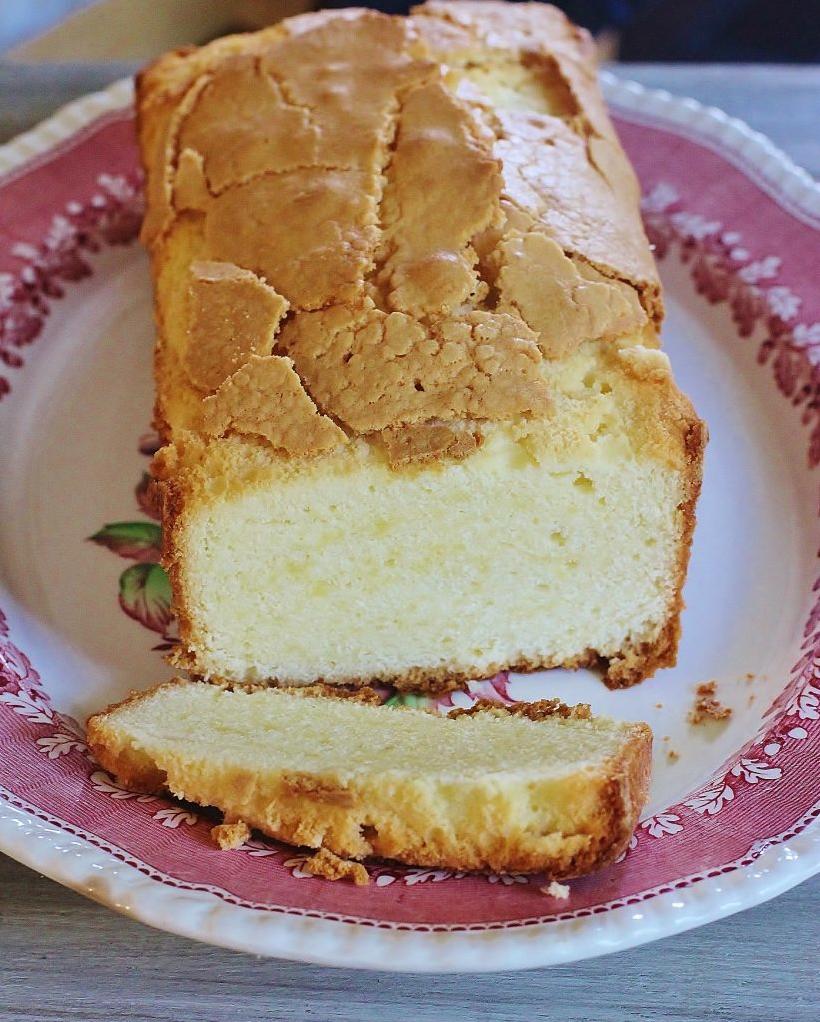 Show off your baking skills with this beautiful and delicious pound cake loaf.