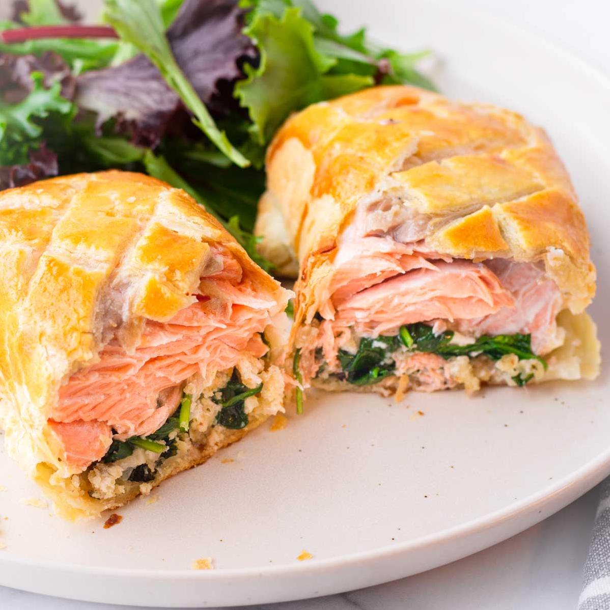  Smelling the aroma of baked salmon is heavenly.