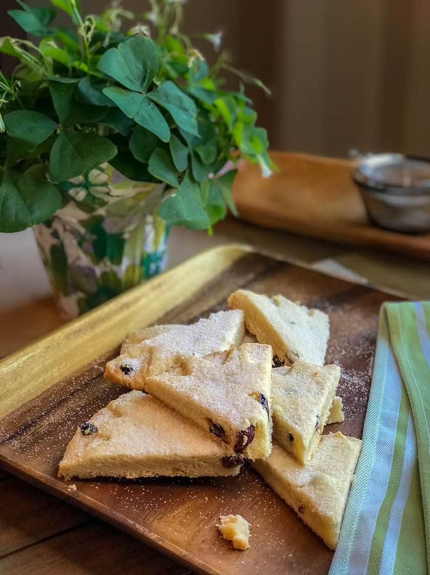  Sweet and crumbly Irish shortbread, perfect with a cup of tea or coffee