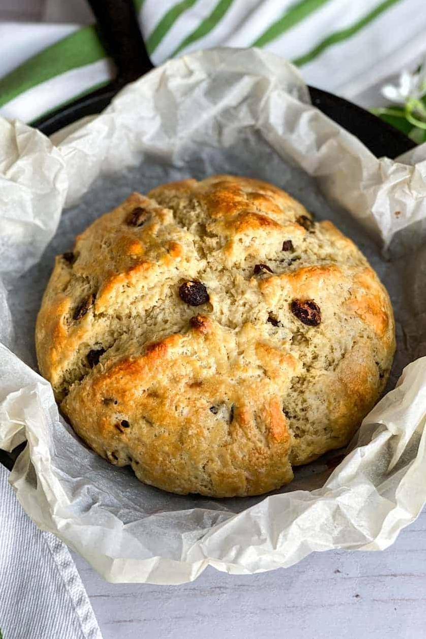  The aroma of freshly baked Irish raisin bread is irresistible!