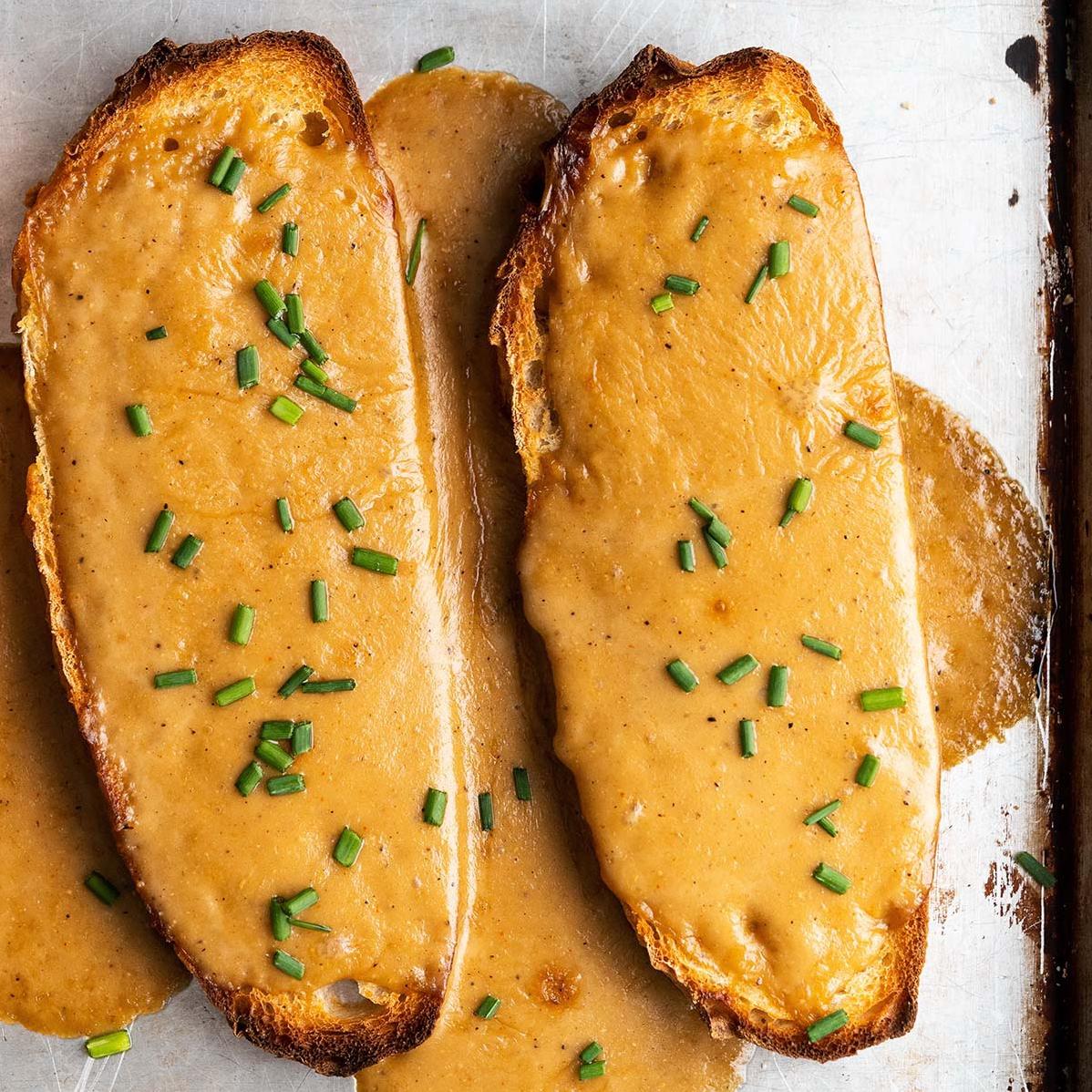  The cheese sauce is the star of the show, but the crispy bread is the unsung hero.