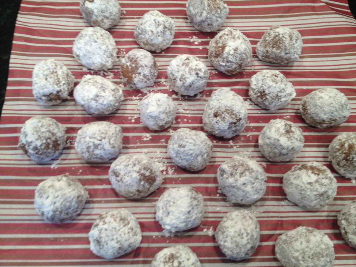  The combination of Bailey's Irish Cream and chocolate in these balls is simply irresistible.
