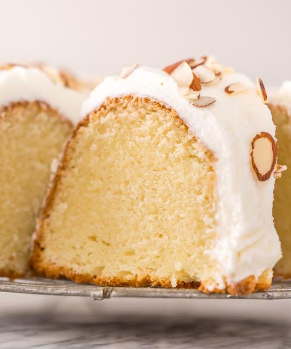  The crunchy texture of amaretto cake gives a delightful contrast to the smooth and silky pudding.