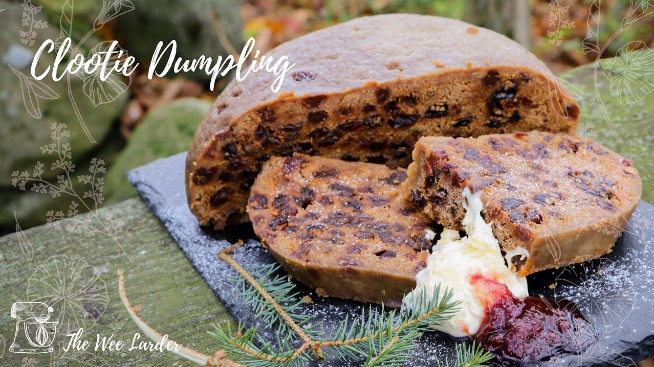  The delicious blend of dried fruits and spices makes our dumpling cake a perfect dessert to bring people together.