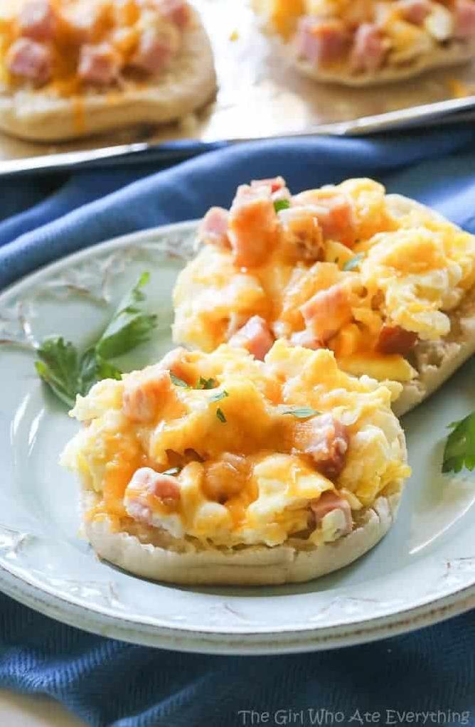  The fluffy scrambled eggs on this muffin are sure to make your mouth water.
