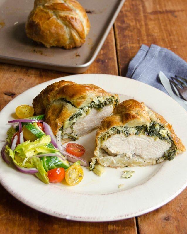  The golden brown puff pastry crust is crispy and buttery, while the tender chicken breast inside is succulent and flavorsome.