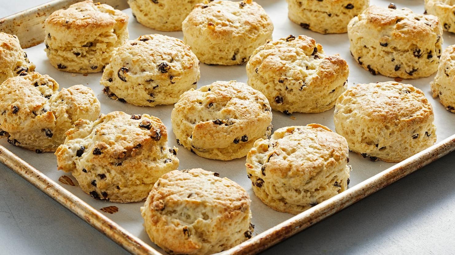  These English scones are perfect for a cozy afternoon tea with your loved ones.