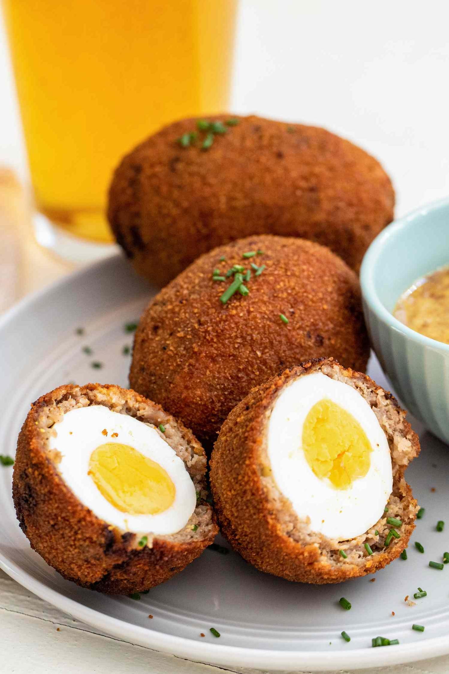 These Hot Scotch Eggs are perfect for breakfast, brunch or as a snack!