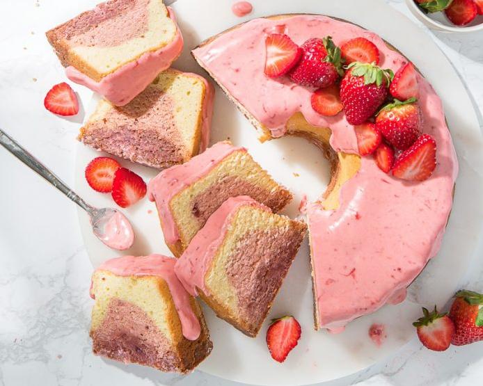  When life gives you strawberries, make a pound cake!