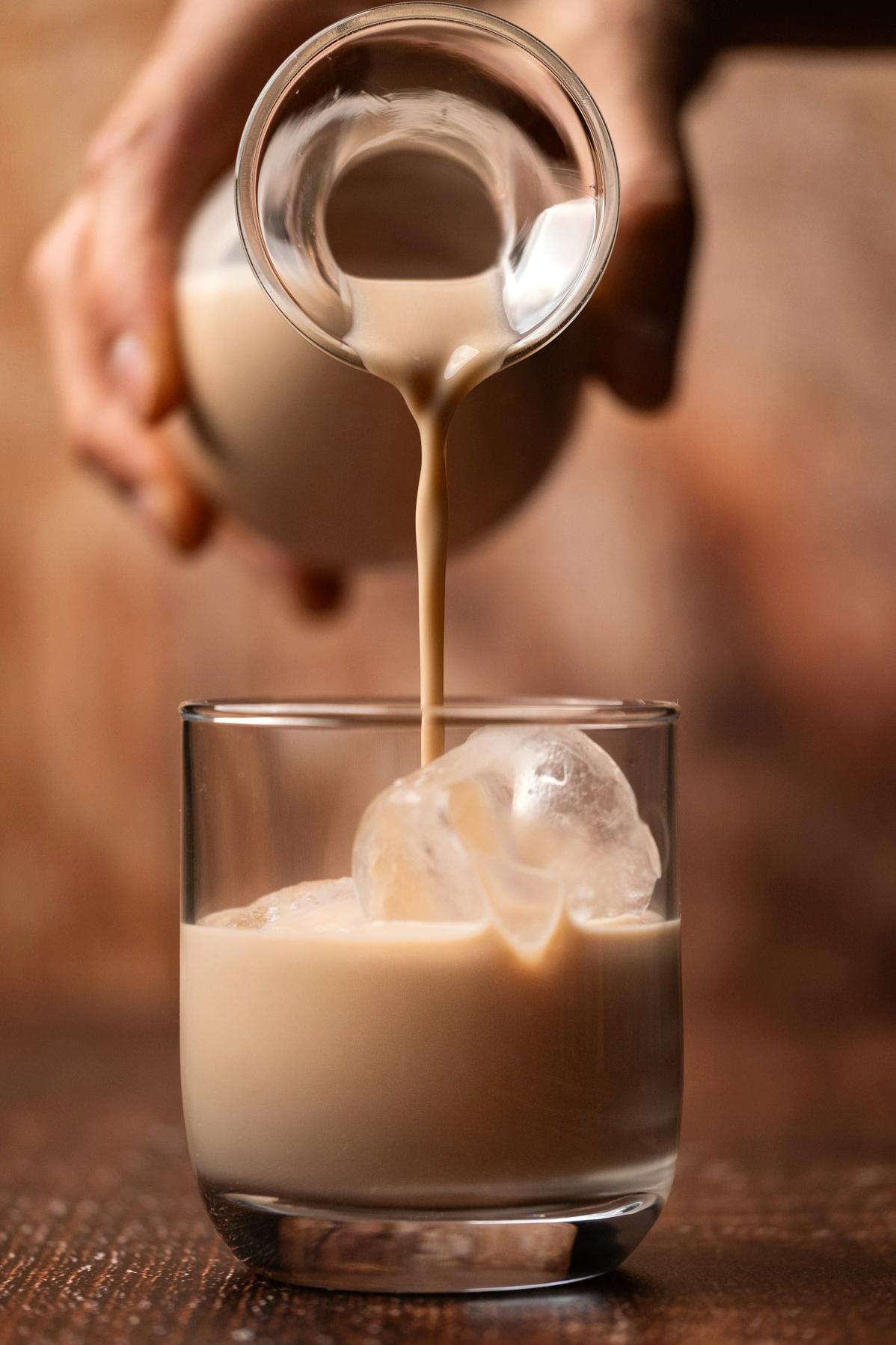  Who needs eggs when you have this delicious eggless version of Irish Cream?
